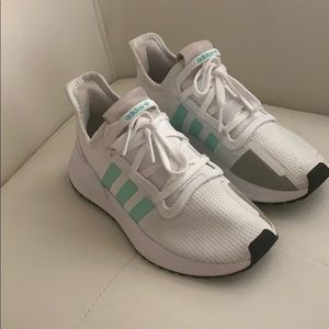 Adidas green n white